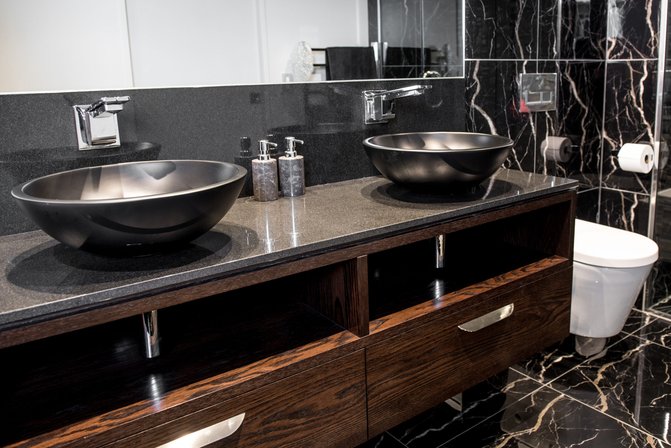 Hippolite Bathroom and Laundry image